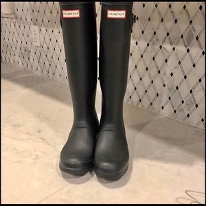 New Hunter rain boots size 8